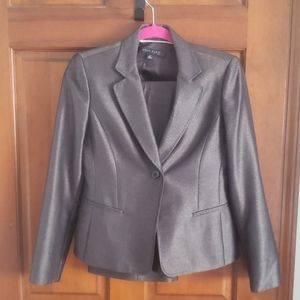 Anne Klein Pantsuit size 6 petite